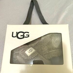 slightly used grey uggs